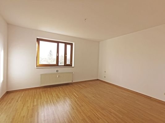 Geräumiges Schlafzimmer