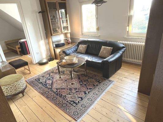 Eines der Zimmer im Dachgeschoss