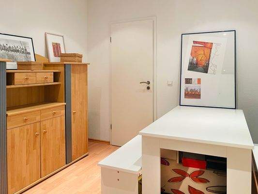 Eingangsbereich mit Abstellkammer 