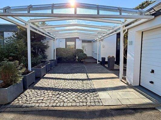 Überdachter Hauszugang