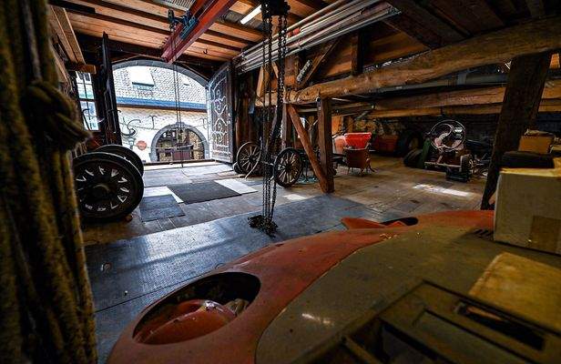 Halle / Unterstellmöglichkeit