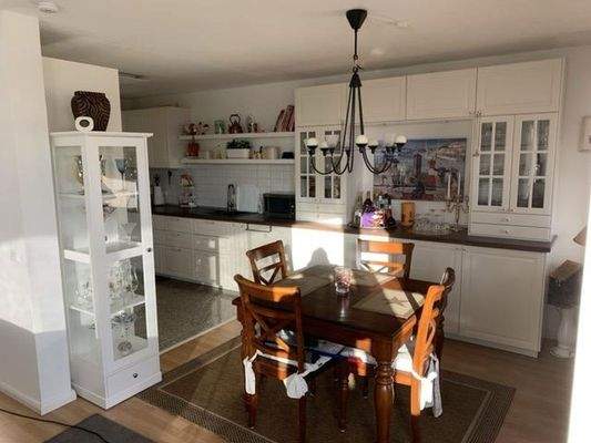 Blick vom Wohnzimmer in Küche