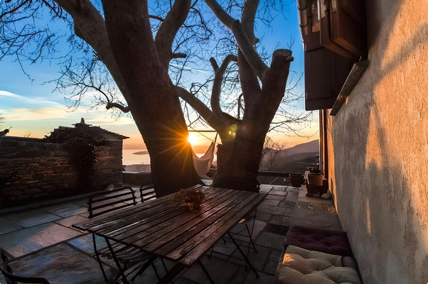 Traumhaftes Steinhaus mit Meerblick und Pool in Pi