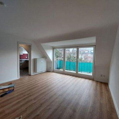 Blick Wohnzimmer zur Küche