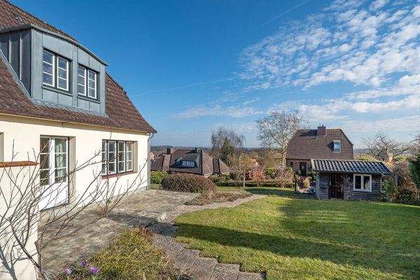 Besonders: Charmantes Kleinod in Küstennähe mit Ostseefernblick 