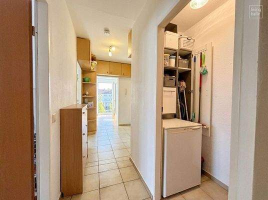 flur mit abstellkammer