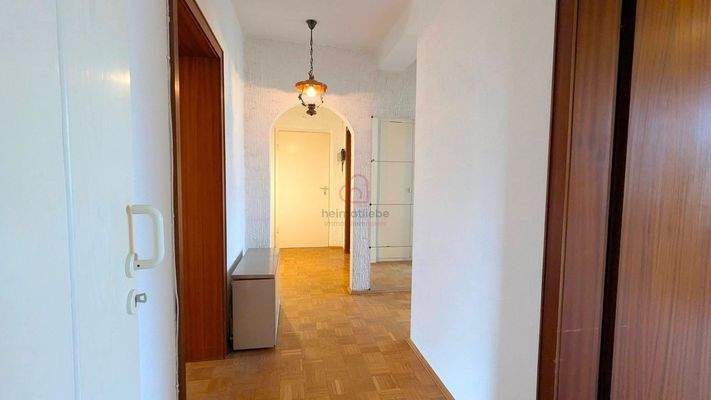 Diele mit Blick zur Eingangstür - Heimatliebe Immobilienmakler Essen Düsseldorf Bochum