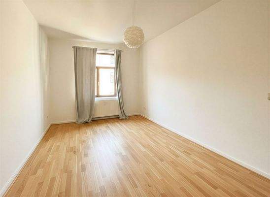 Wohn- und Schlafzimmer