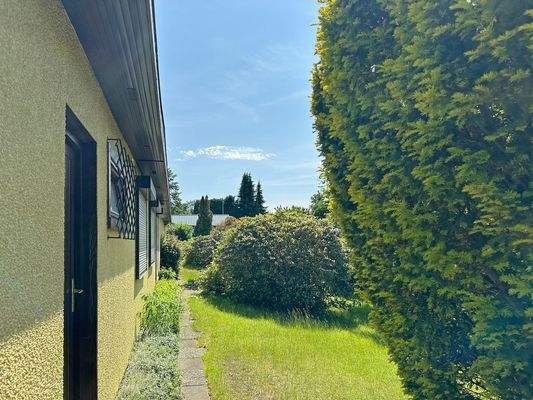 seitlicher Gartenblick