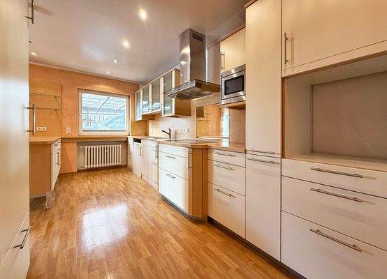 Voll ausgestattete Küche