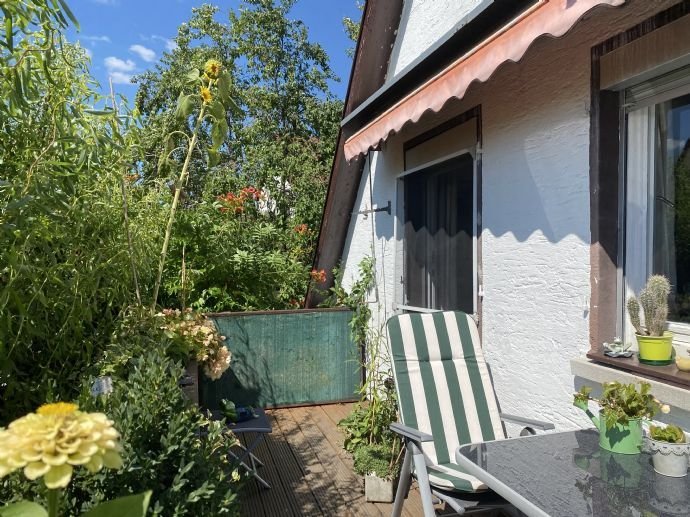 freistehendes 1-2 Familienhaus, weiterer Hausbau im Garten möglich, Schuppen, Carport, Stellplatz, großer Garten