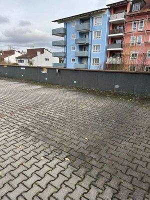 Außenstellplatz vorhanden 