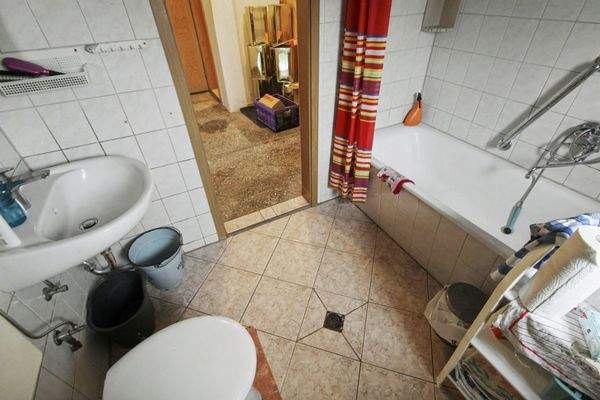 Tageslichtbadezimmer EG 02