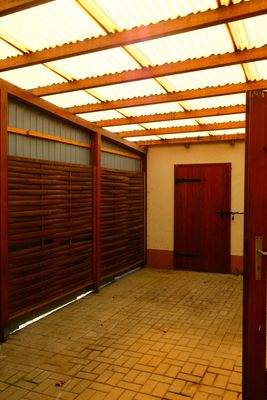 12 Caport und kleines Nebengebäude.JPG