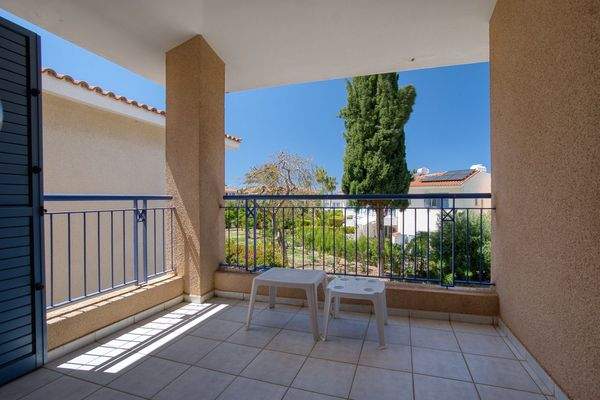 680740-detached-villa-for-sale-in-kato-paphos-univ