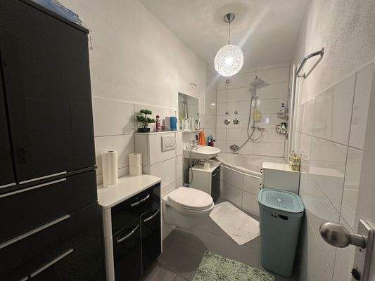 Wohnung II Badezimmer 