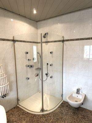 Dusche EG