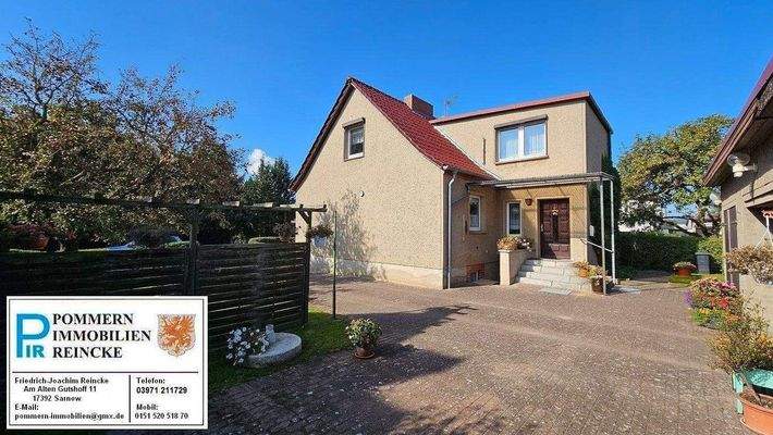 Zwischen Haus und Nebengebäude!.jpg