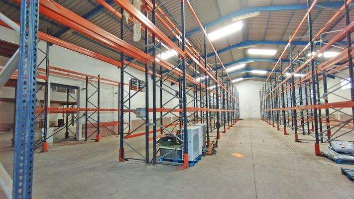 2536M Andalusien, Arcos de la Frontera, finca mit Lagerhallen, Stierkampfarena, Haus, Eventlocation zu verkaufen