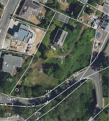 Großes, vielseitiges Baugrundstück