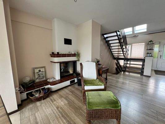 Wohnzimmer mit Kamin