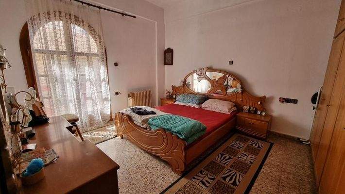 Kreta, Heraklion: Gebäude mit Wohnung, Studio und Gewerbefläche zu verkaufen