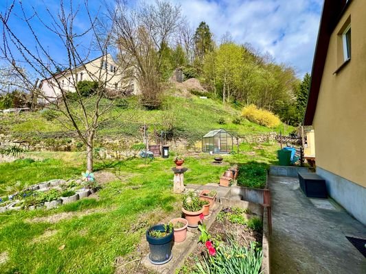 Garten mit Terrasse