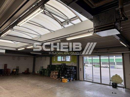 hell durch Oberlicht