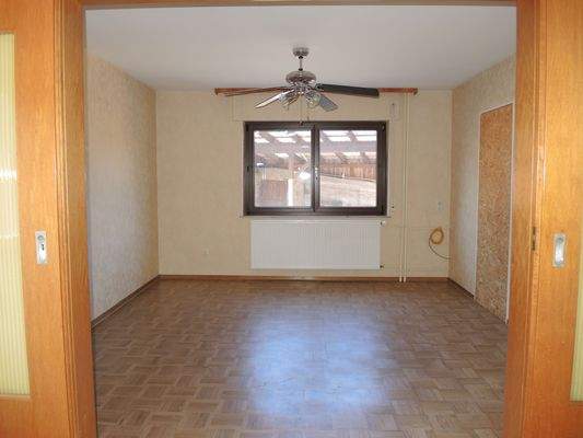 Wohnzimmer, Wohnung 1, Hochpaterre