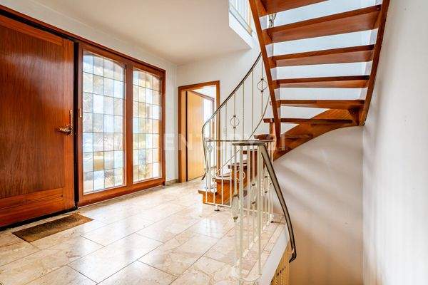 Flur / Eingang / Treppenhaus