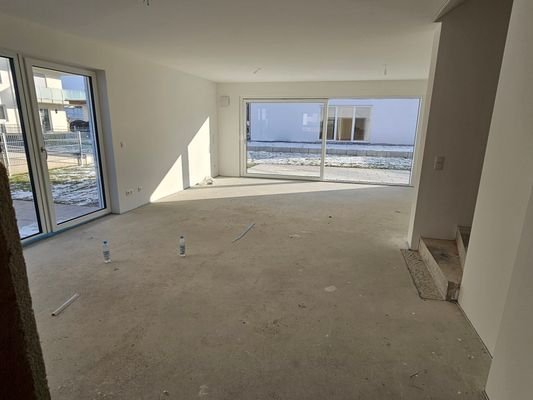 Wohnzimmer mit Blick in den Garten