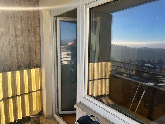 Große helle Fenster