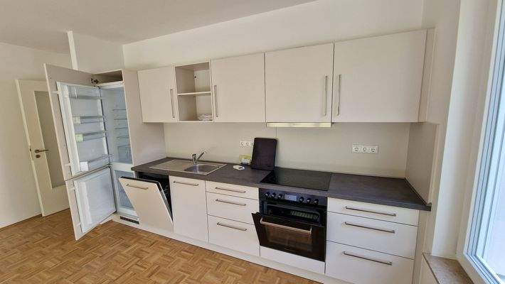 Moderne weiße Küche