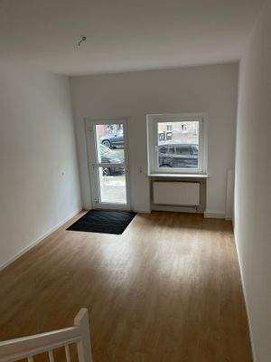 Ladenbereich / Blick zur Straße