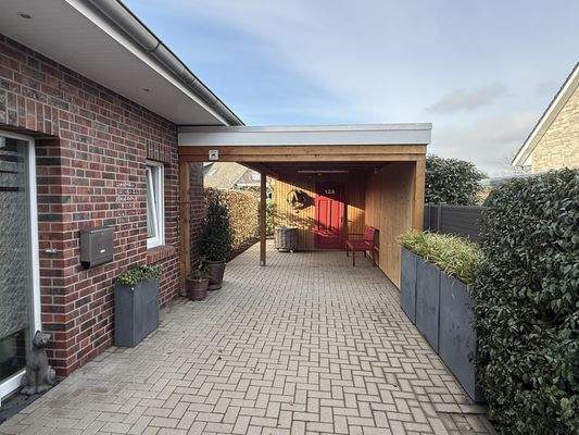 Carport und Geräteraum