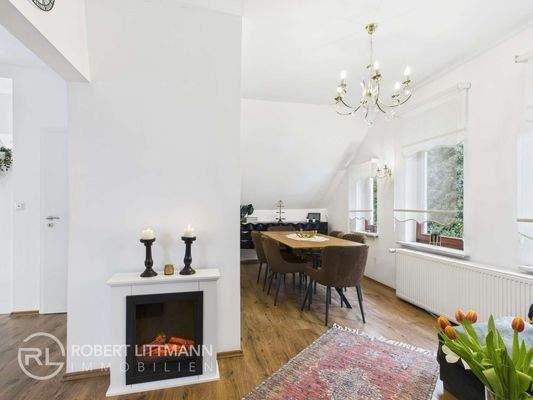 CAM04259G0-PR0083-STILL025