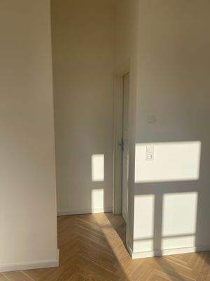 Zugang Badezimmer/ Abstelltische