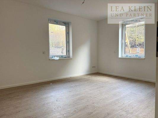 großzügiges Schlafzimmer