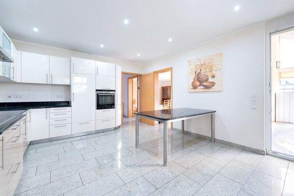 Küche mit Essmöglichkeit