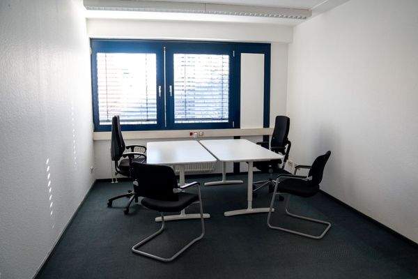 Abschließbarer Büroraum 1