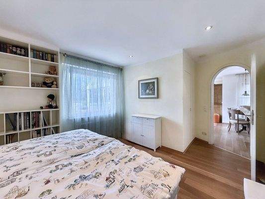 Schlafzimmer mit Ankleide