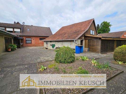 Hofansicht-Werkstatt-Schuppen-Haus