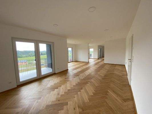 1. OG Wohn- und Essbereich 