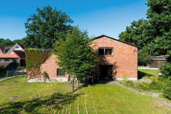 mit großzügiger Gartenfläche