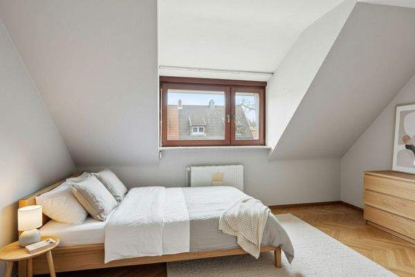 Zimmer 1 mit KI eingerichtet