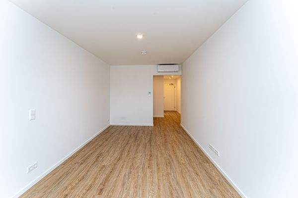 Box 75 Apt 6 (4 of 10).jpg