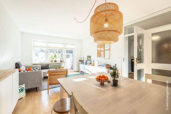 Lichtdurchfluteter Wohnbereich