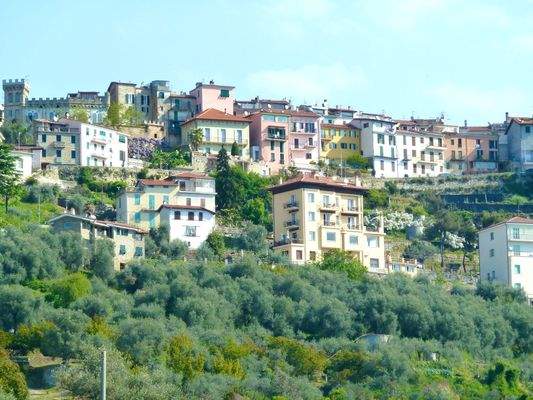 PE894_05 TERRA ITALIA IMMOBILIEN_LIGURIEN_PERINALD