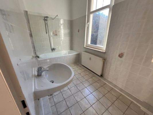 004020156800_302_358_14102025054036118