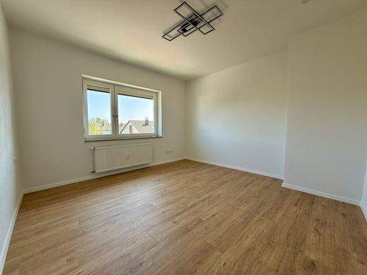 Schlafzimmer (3-Zi renoviert)